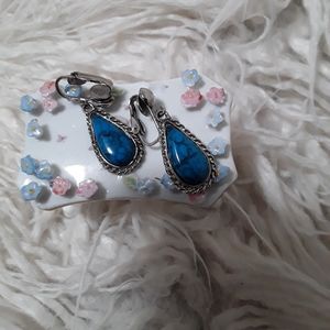 3/$7Vintage clip on earrings